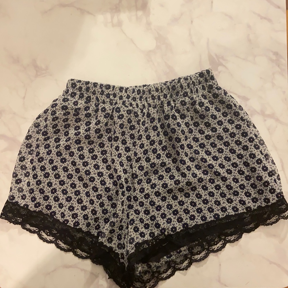 Lush shorts. Super comfortable! Size Small